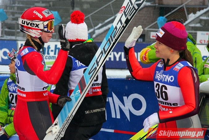 185 Julia Kykkaenen, Lindsey Van